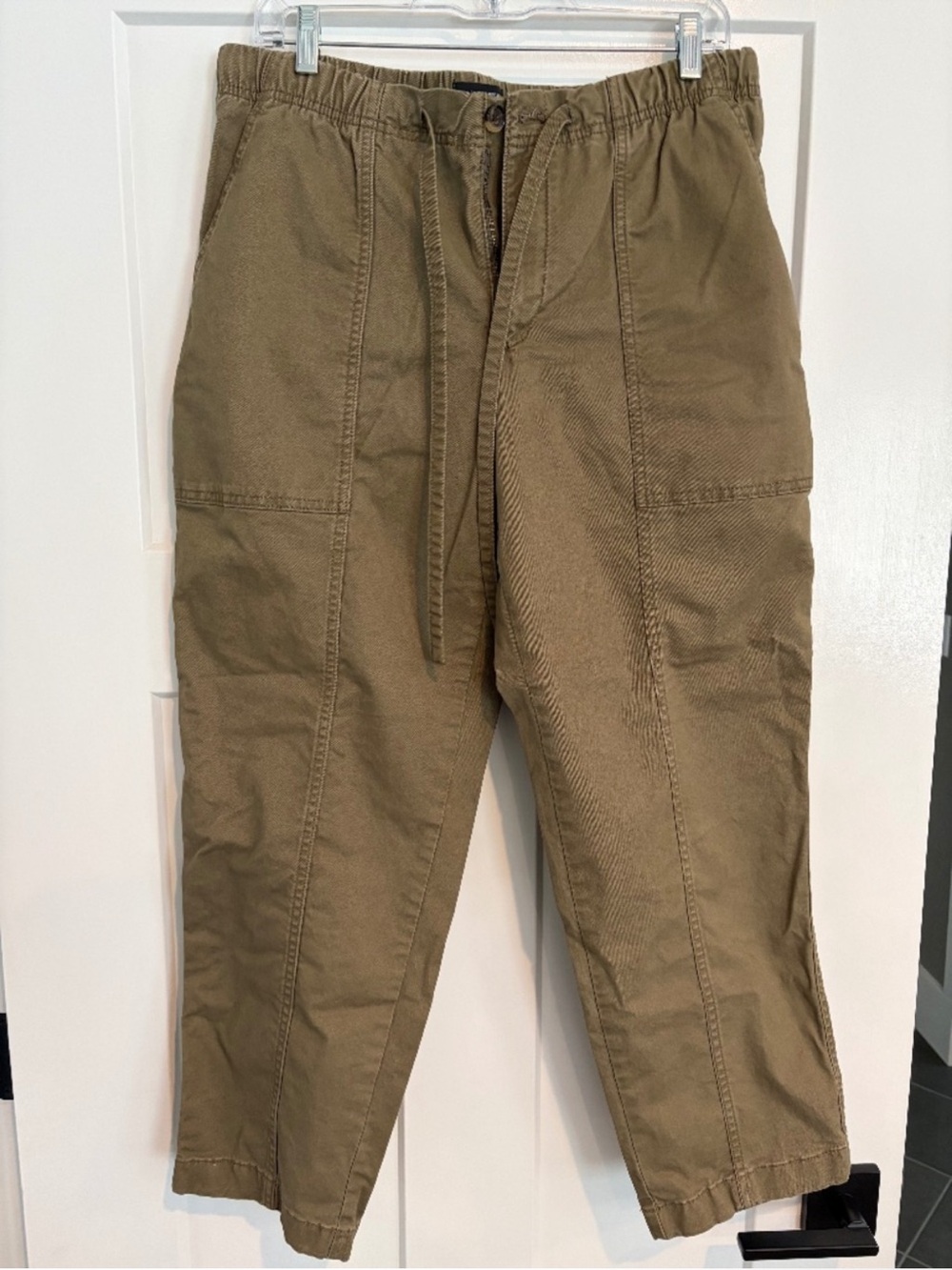 ⛱️🔥Banana Republic - Olive Cropped Cargo Pant - M